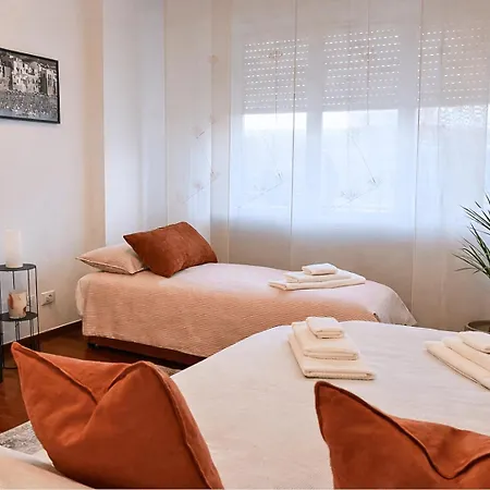 Spacious & Bright Flat Near Bocconi & Navigli
