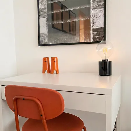 Spacious & Bright Flat Near Bocconi & Navigli 아파트 *
